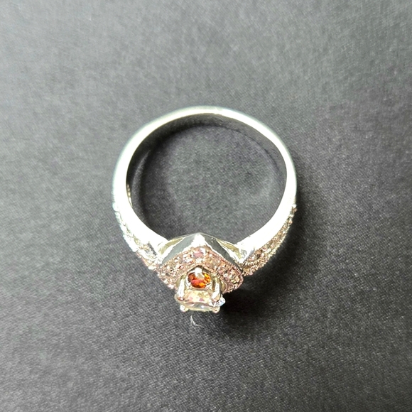 Faux diamond and citrine ring. Silver plate, size 9. - Picture 7 of 11